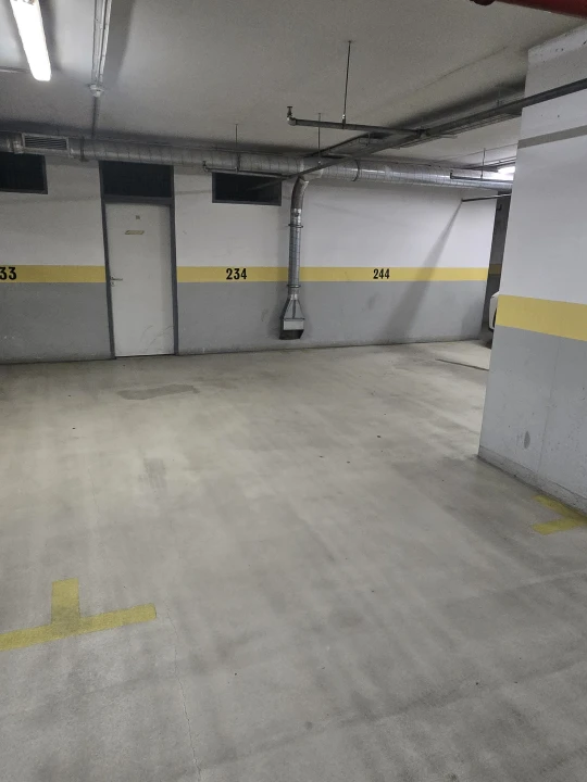 Kiadó teremgarázs, Budapest VI. kerület, Király utca 30