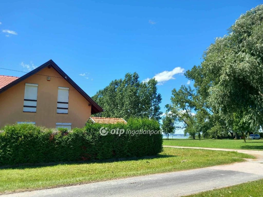 Eladó üdülő, nyaraló, Balatonberény, Balaton