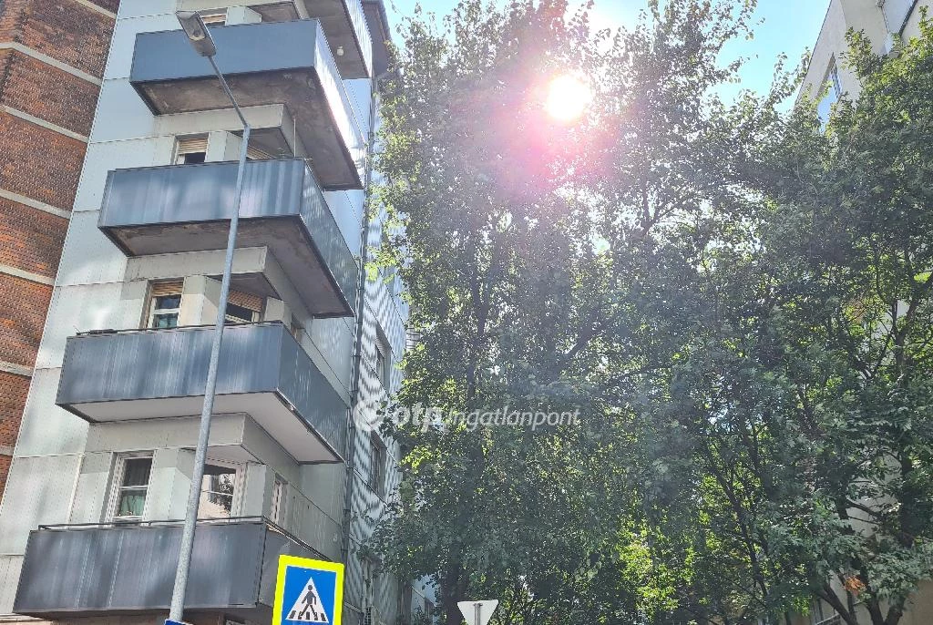 Eladó téglalakás, Budapest II. kerület, Külügyminisztérium, Bem Center Hotel-Irodaház