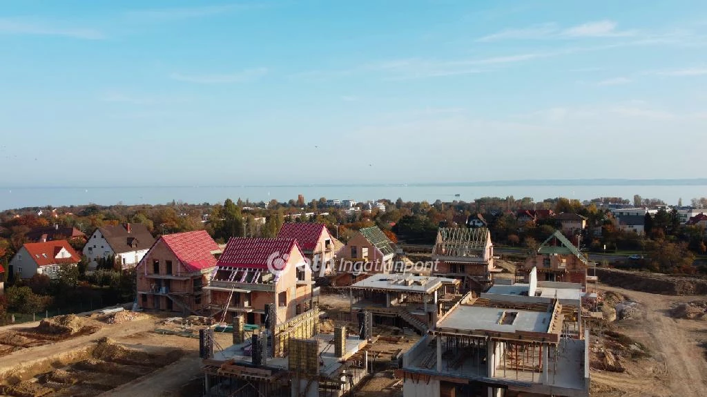 Eladó téglalakás, Balatonfüred, Központ