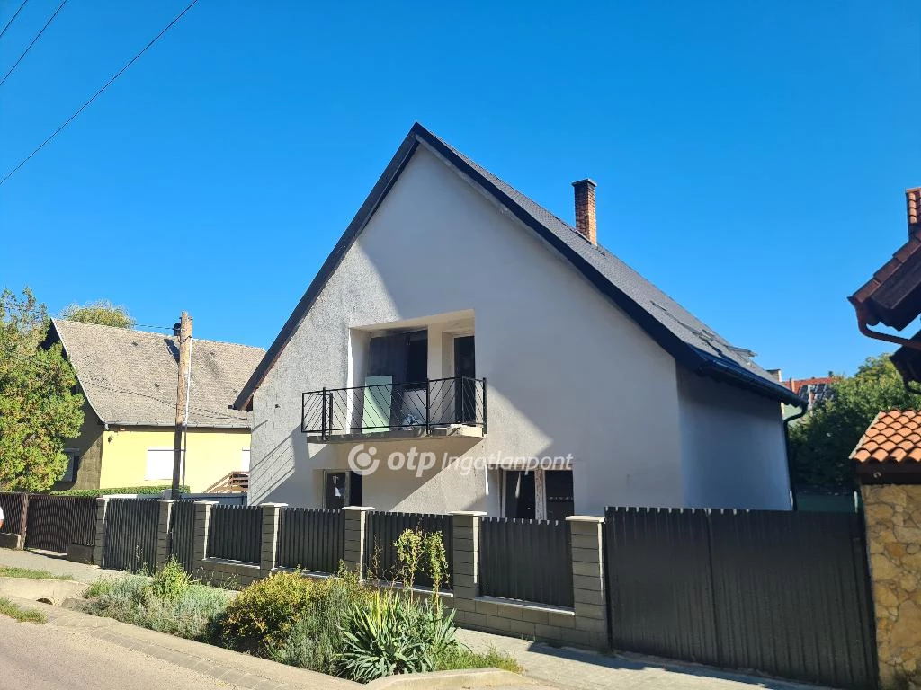 c3-1-name c2-1-name, Törökbálint, Családi házas csendes övezet