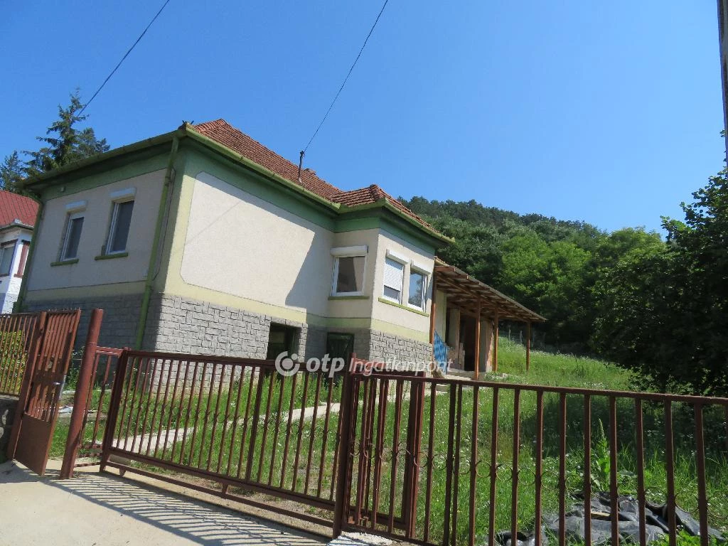 For sale house, Istenmezeje