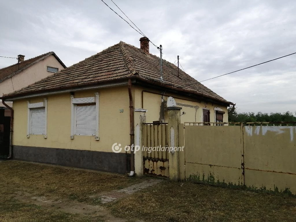 For sale house, Kápolna