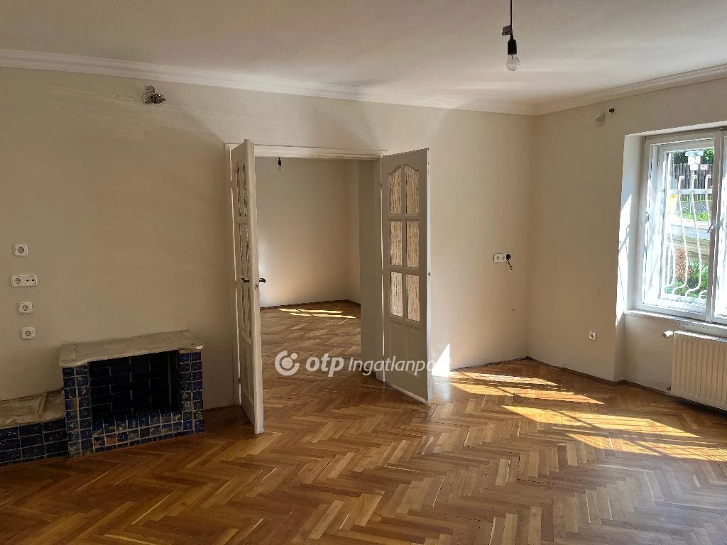 For sale brick flat, Eger