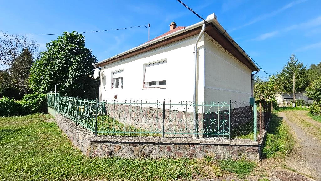 For sale house, Sirok