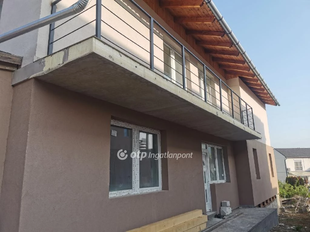 For sale semi-detached house, Eger