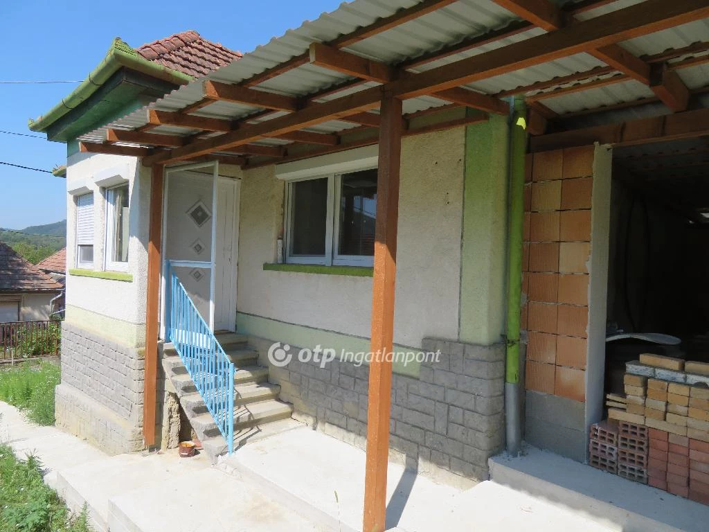 For sale house, Istenmezeje