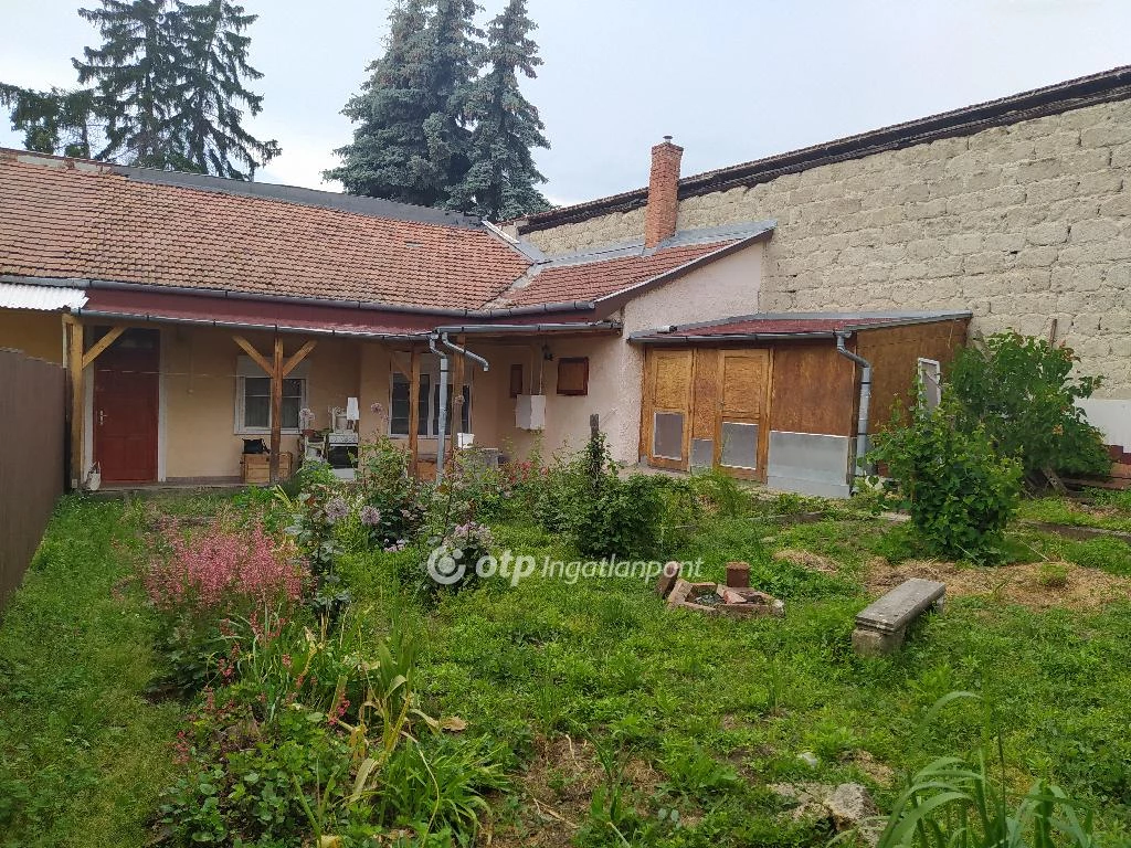 For sale terraced house, Eger