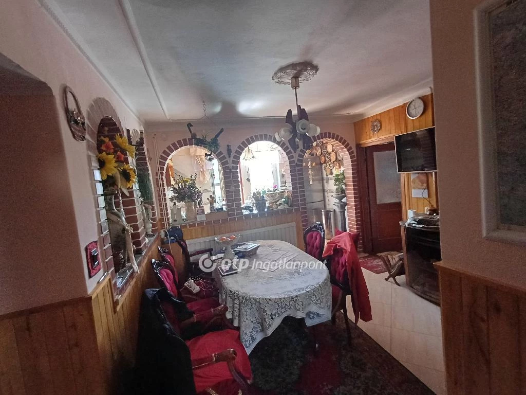 For sale house, Sirok