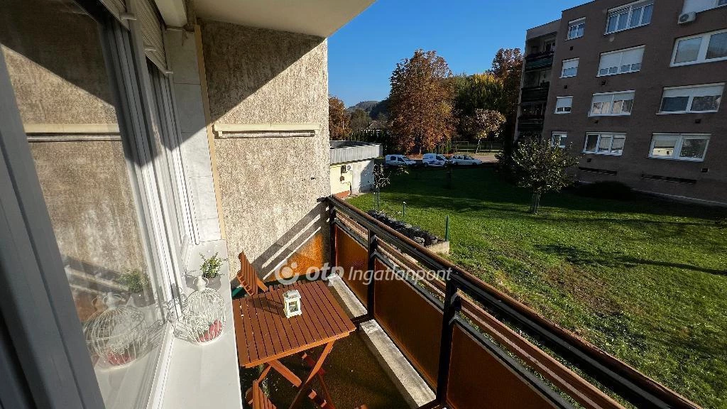 For sale panel flat, Sirok