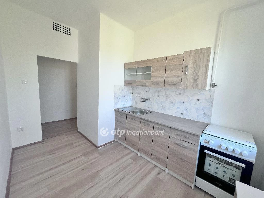 Eladó Lakás, Bátonyterenye