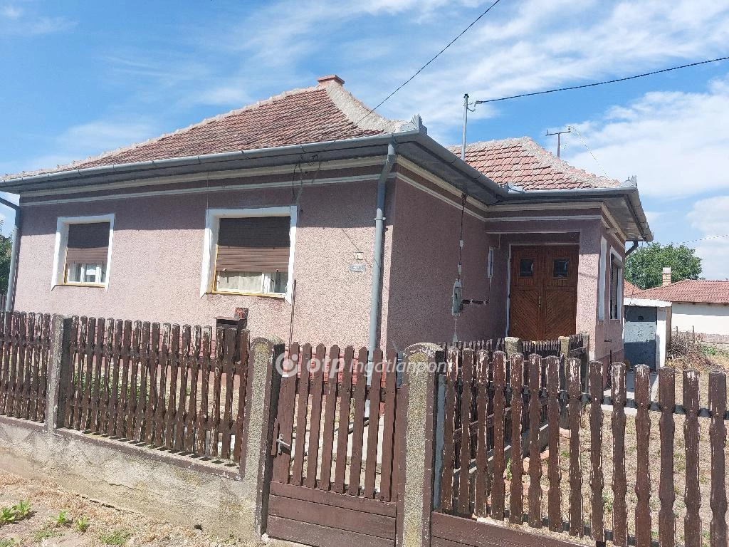 For sale house, Tiszavalk