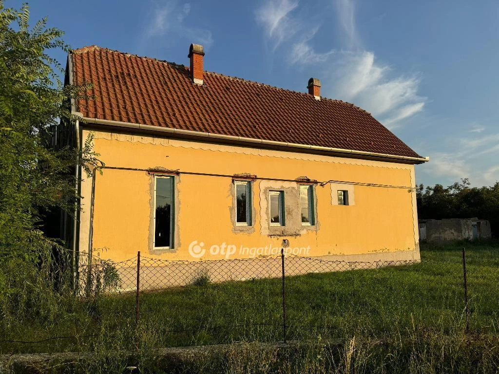 For sale house, Poroszló