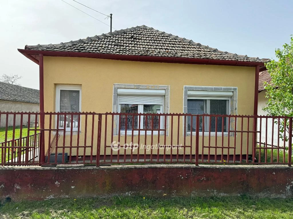 For sale house, Poroszló