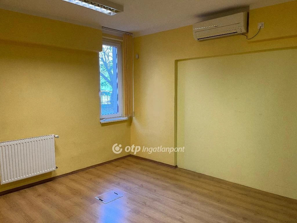 For rent office, office block, Eger