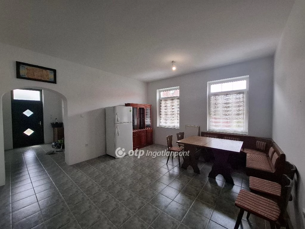 c3-1-name c2-1-name, Eger