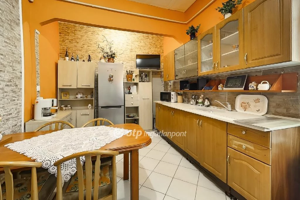 Eladó Lakás, Salgótarján