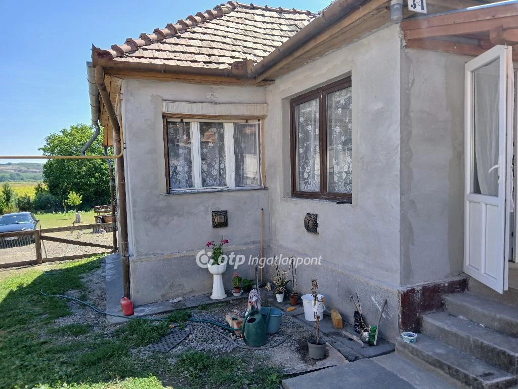 For sale house, Lőrinci