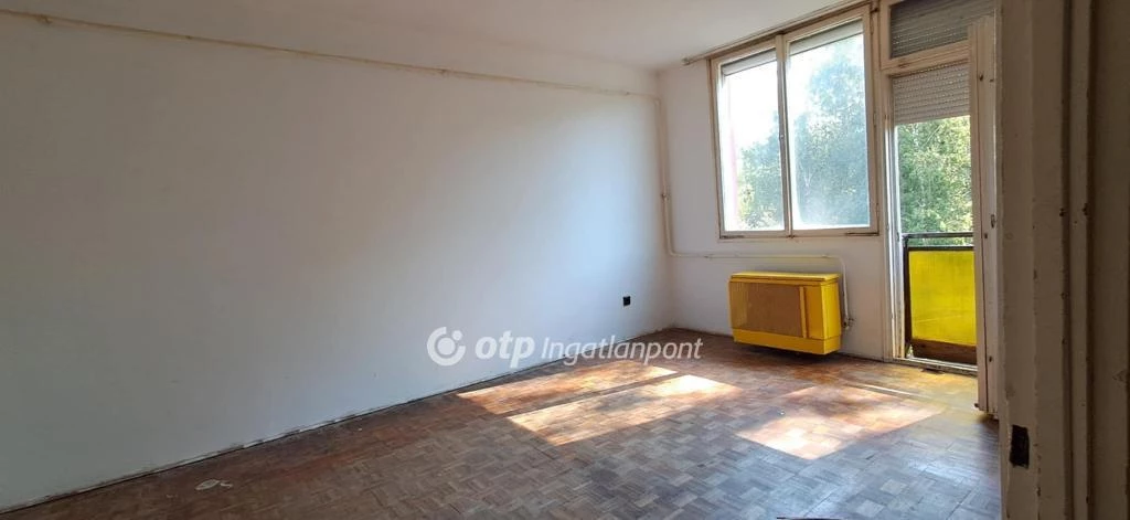 Eladó Lakás, Bátonyterenye