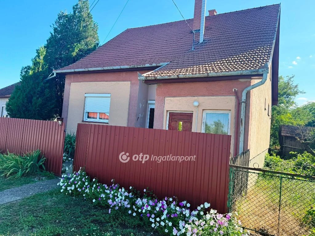 For sale house, Poroszló