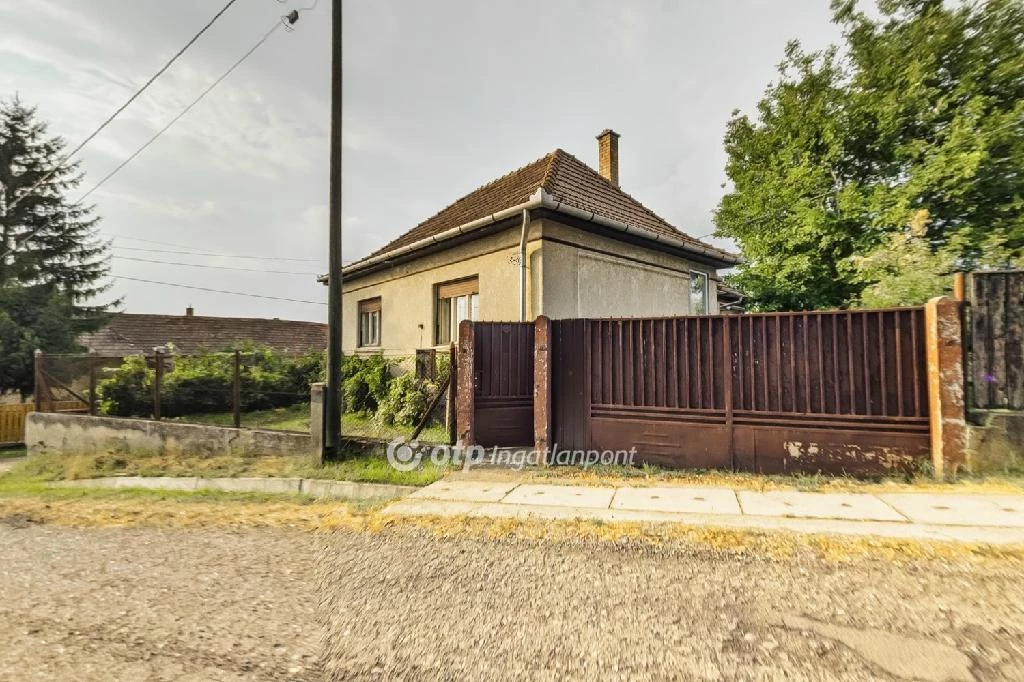 Eladó Ház, Mátraderecske