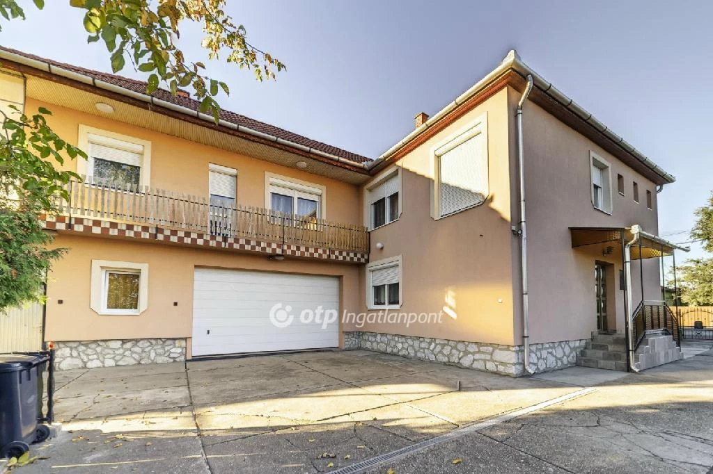 Eladó Ház, Besenyőtelek