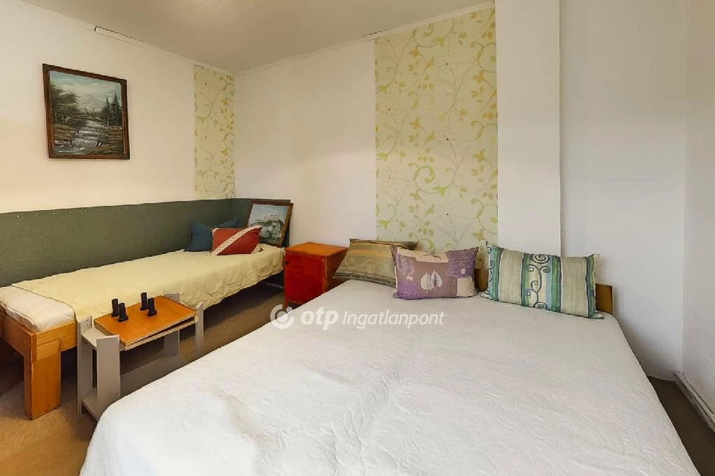 For sale house, Sirok