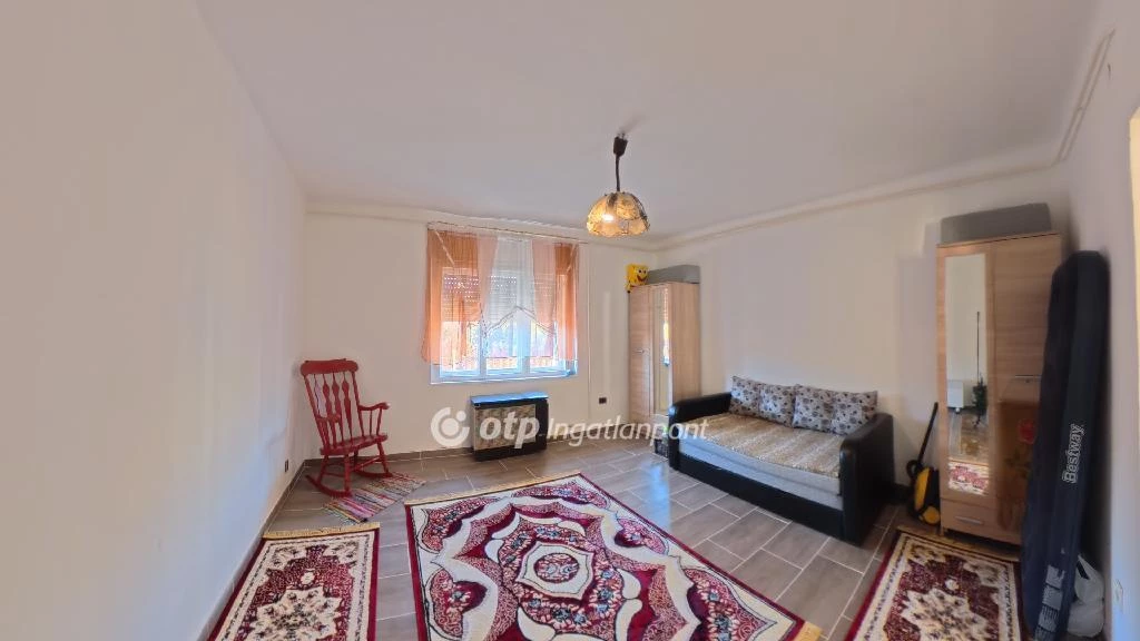 Eladó Ház, Szomolya