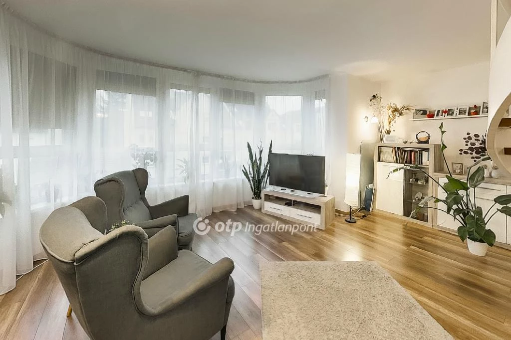 c3-1-name c2-19-name, Eger