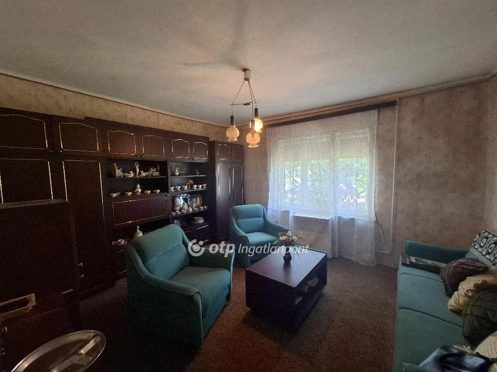 Eladó Ház, Kisnána