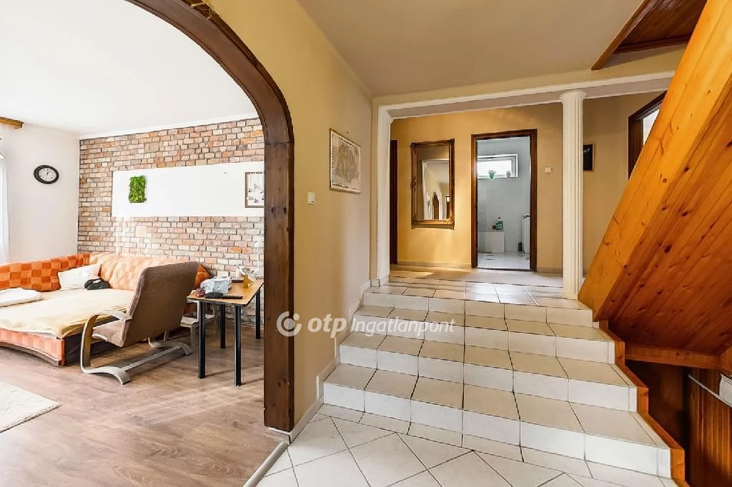 Eladó Ház, Szomolya