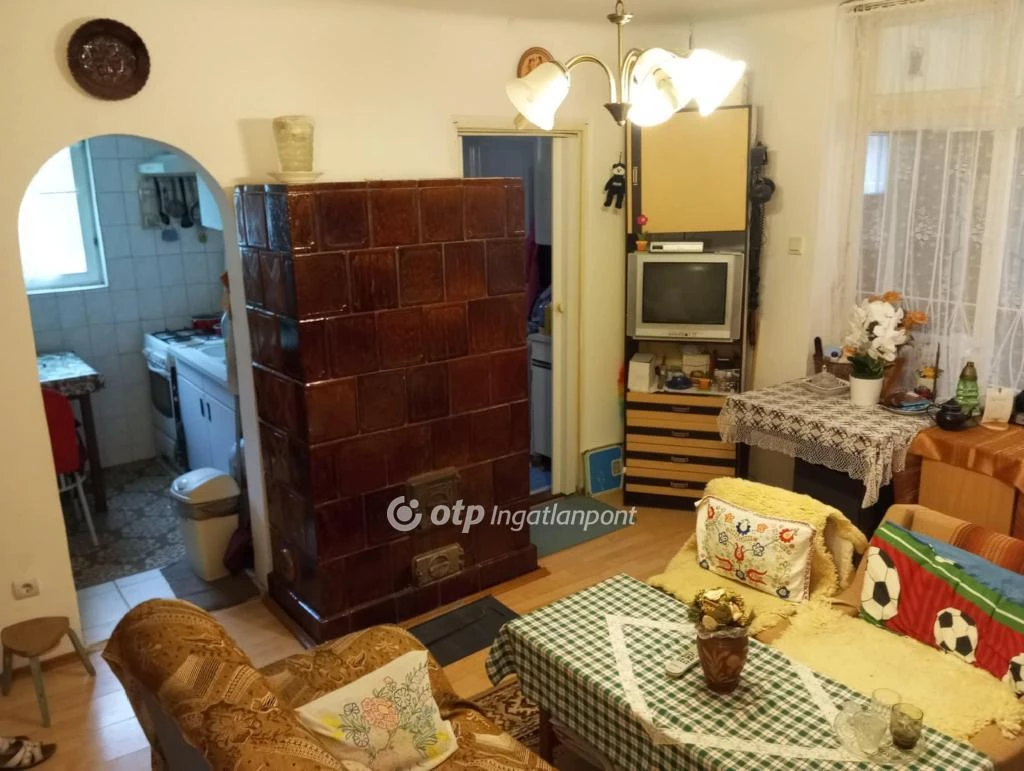 Eladó Ház, Szarvaskő