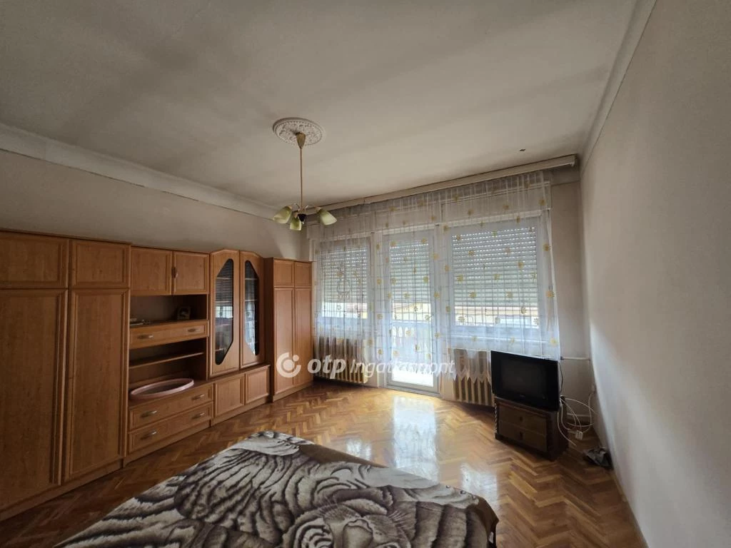 Eladó Ház, Domoszló