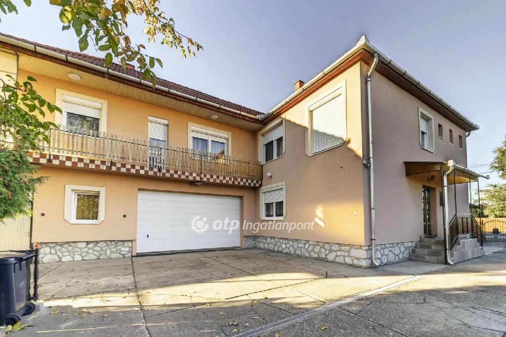 Eladó Ház, Besenyőtelek