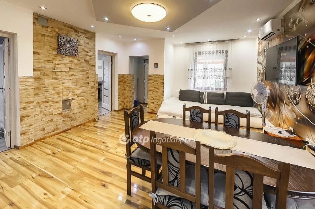 Eladó Ház, Besenyőtelek