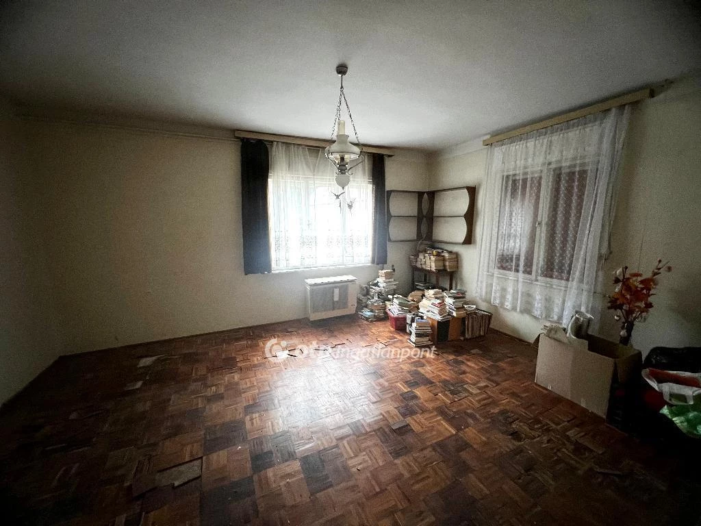 For sale house, Sirok