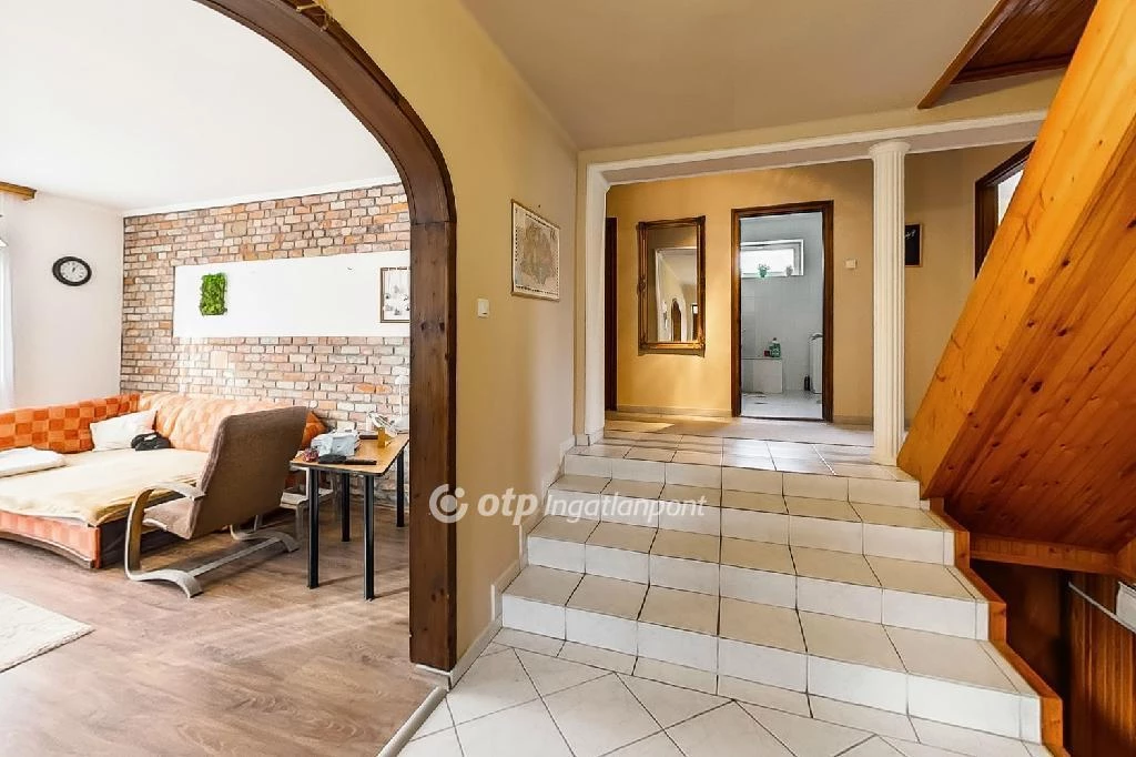 Eladó Ház, Szomolya