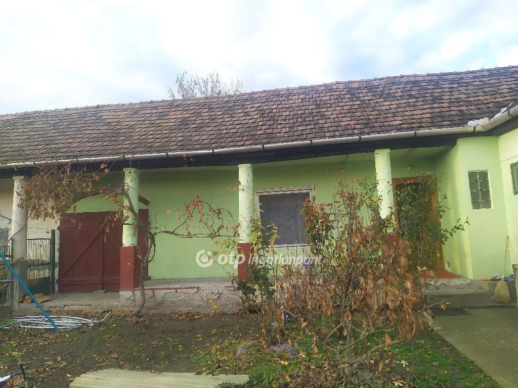 For sale house, Vécs