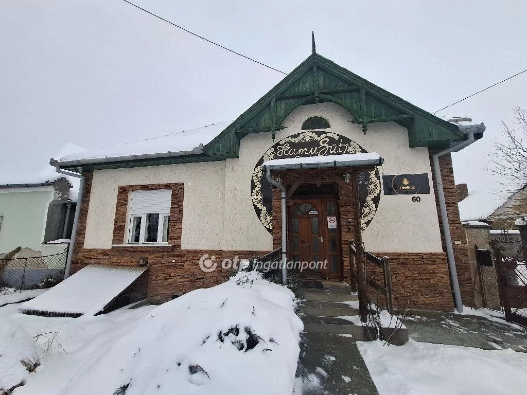 Eladó Üzlethelyiség, Kerecsend