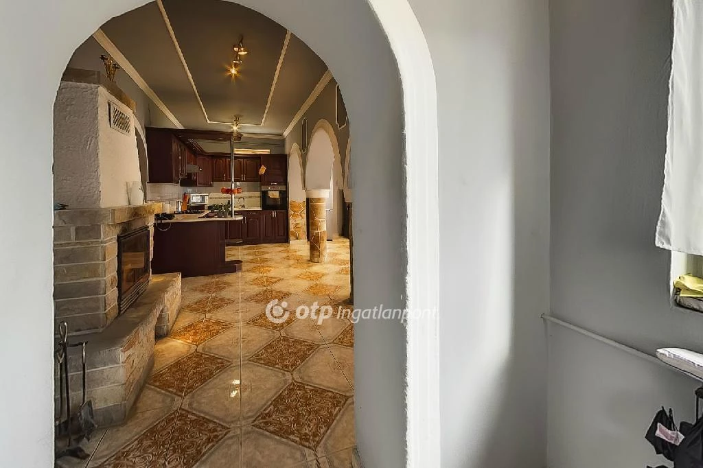 Eladó Ház, Kisnána