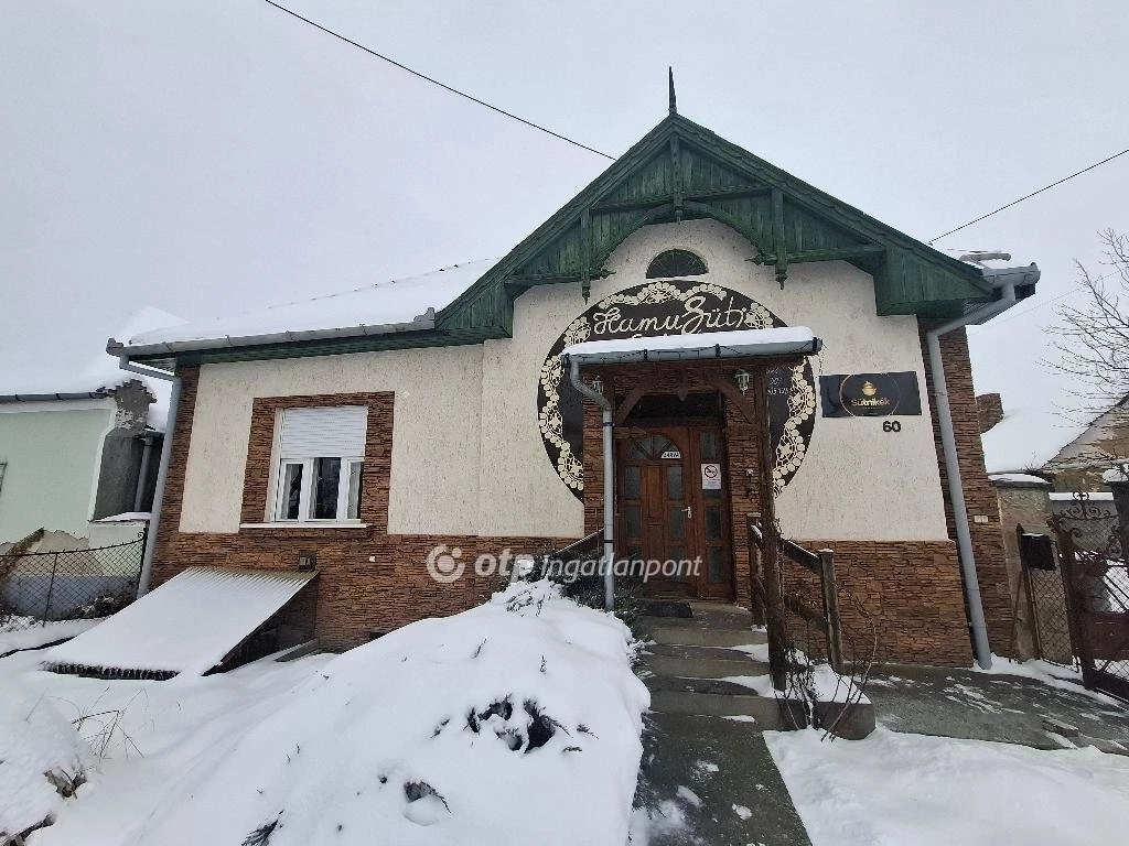 Eladó Üzlethelyiség, Kerecsend