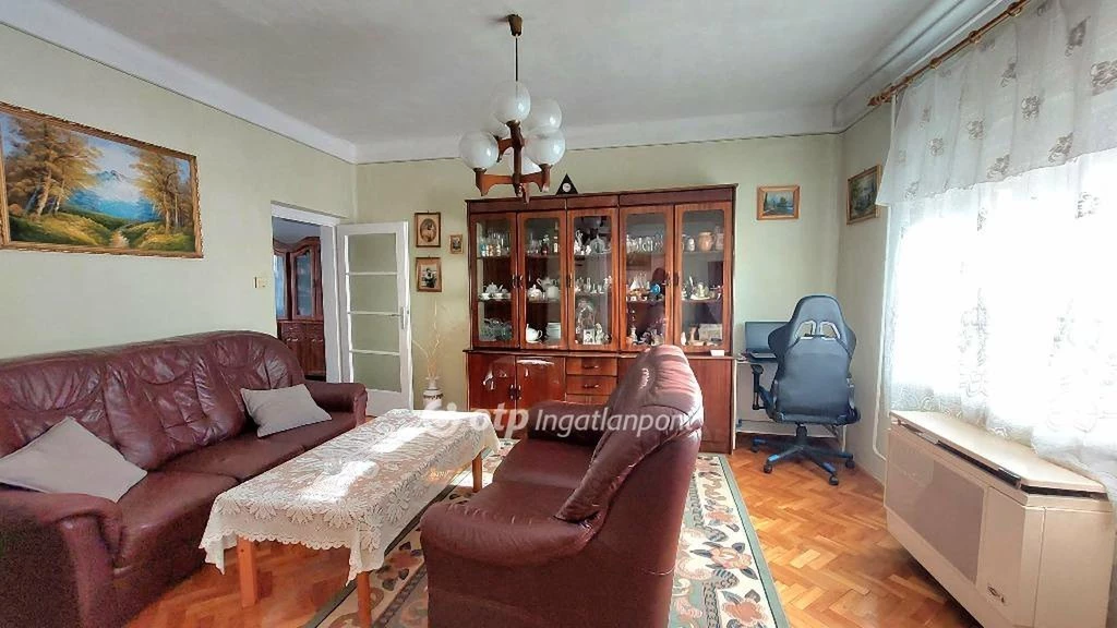 c3-1-name c2-82-name, Eger