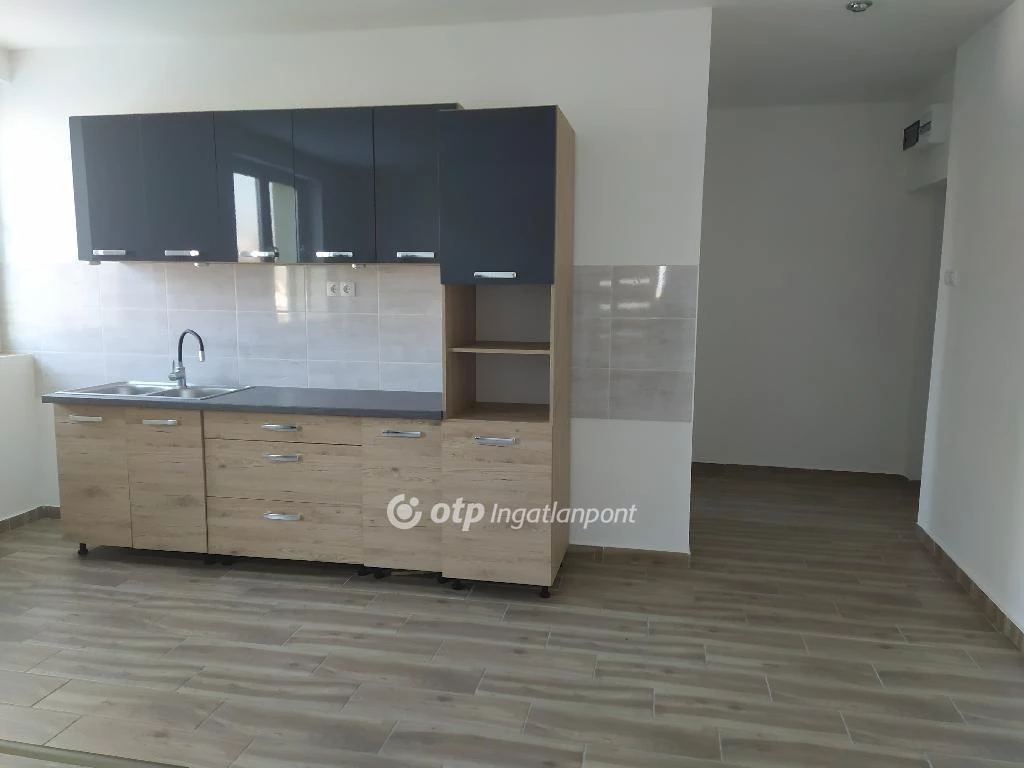 Eladó Lakás, Verpelét