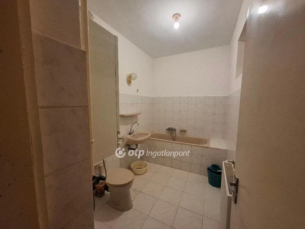 Eladó Lakás, Eger
