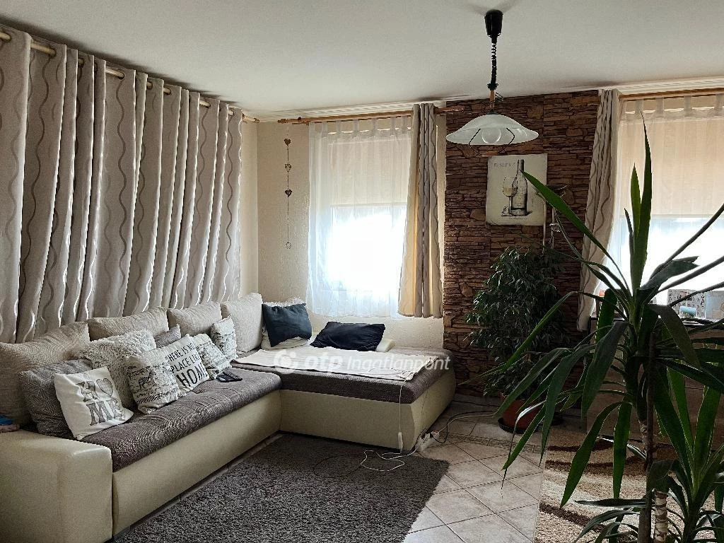 Eladó Ház, Nagytálya