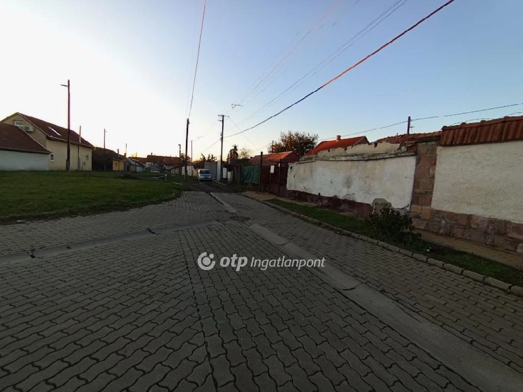 Eladó Ház, Gyöngyös