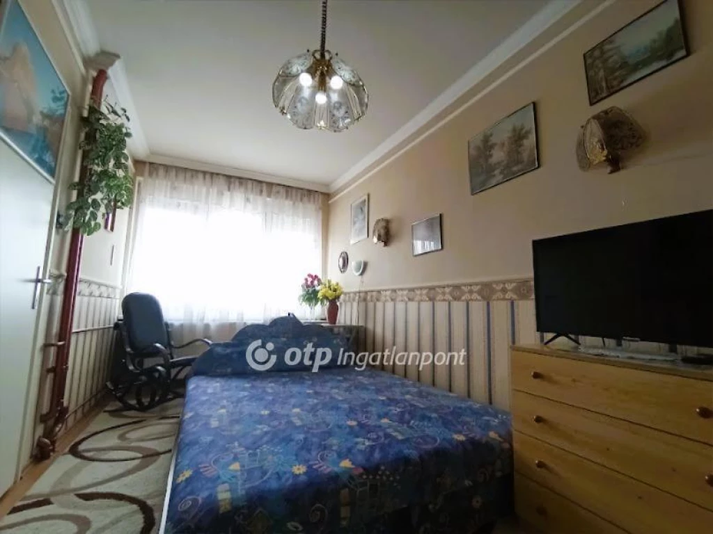 Eladó Lakás, Gyöngyös