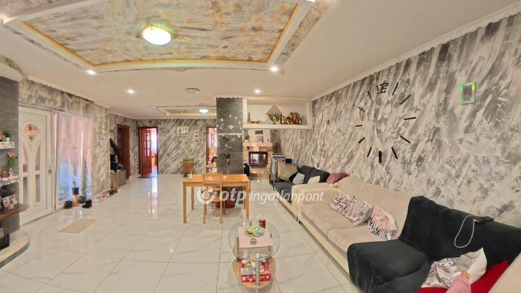 c3-1-name c2-1-name, Szomolya