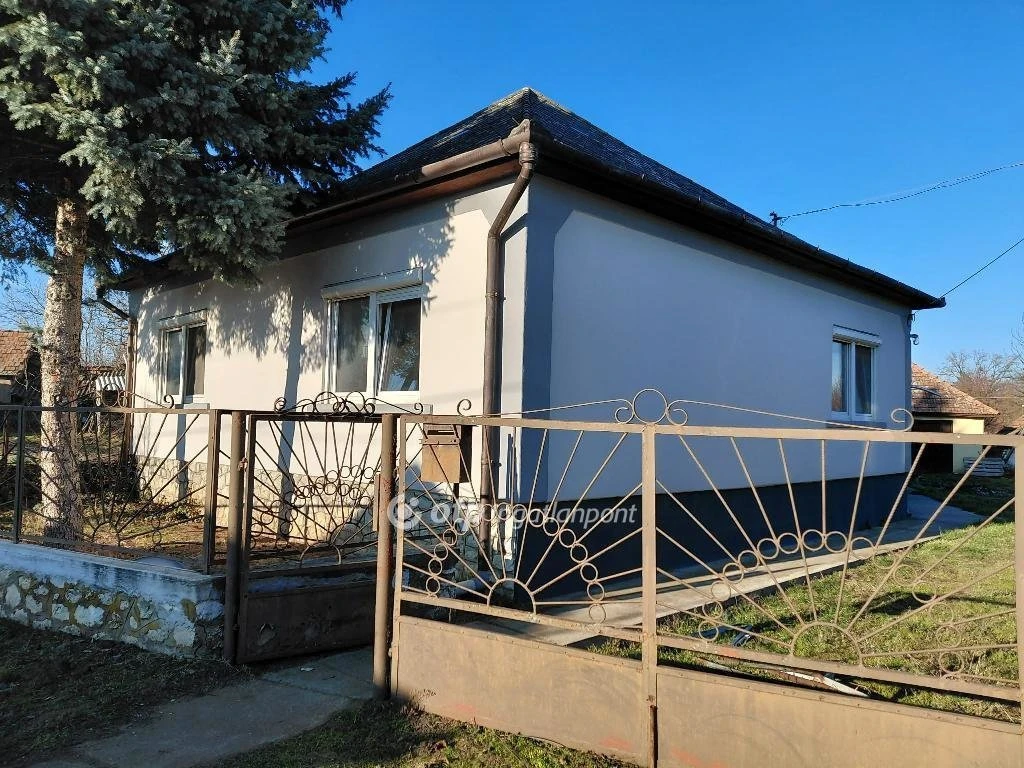 c3-1-name c2-1-name, Erdőtelek