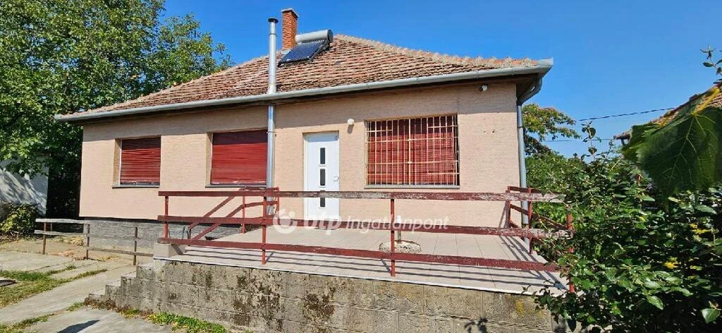 Eladó Ház, Kompolt